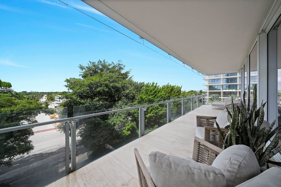 17 Million Sale at Four Seasons Surf Club Sets Florida Record for Two-Bedroom Condo - Miami luxury real estate